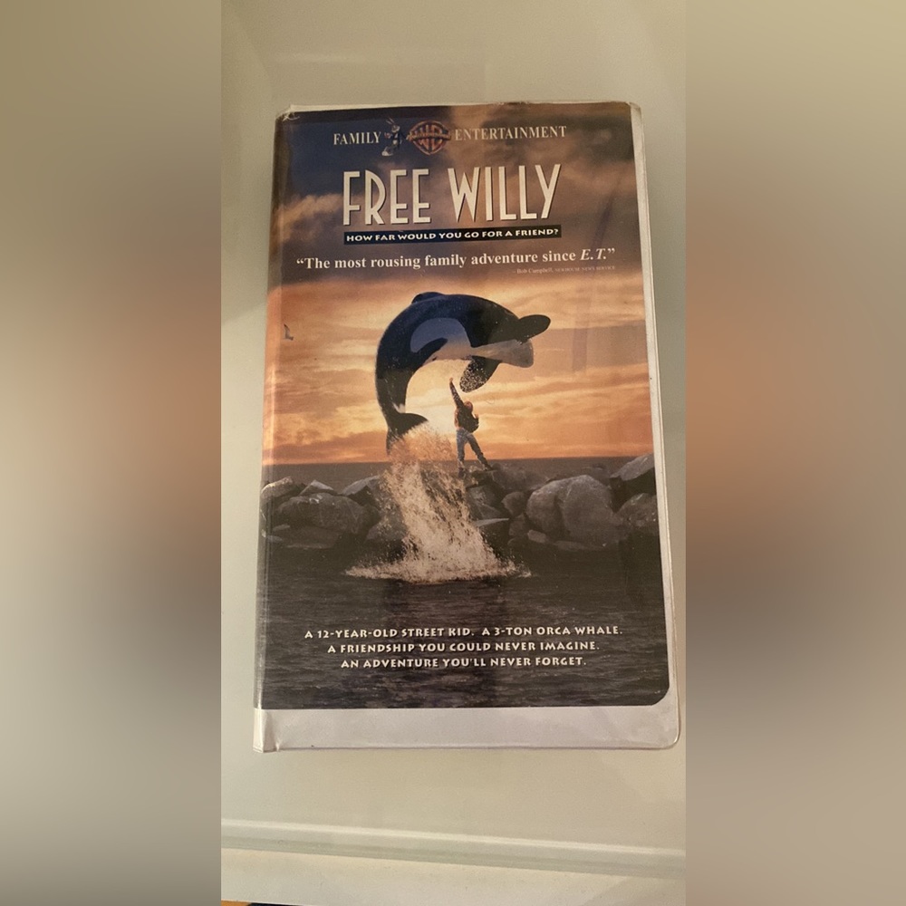 Free Willy VHS Clamshell Warner Bros